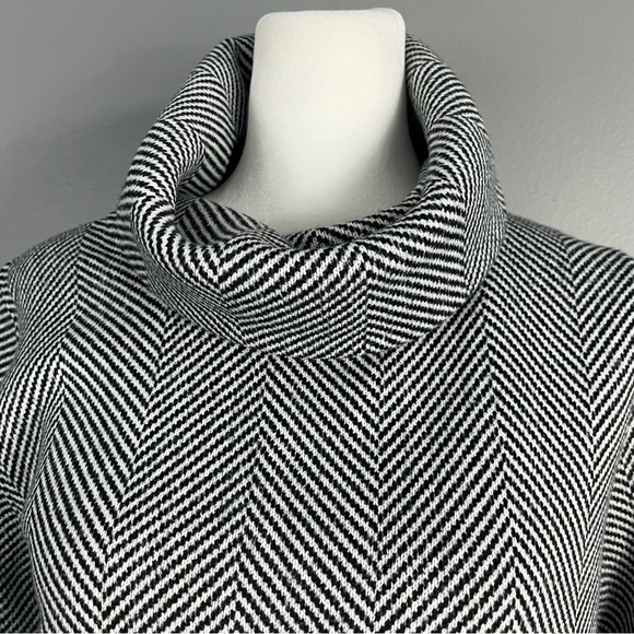 J.Crew Factory Size Small Long Sleeve Funnelneck Pullover Sweatshirt Black Ivory - Picture 5 of 9